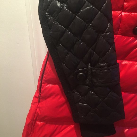 Simon Chang Red & Black Long Down Jacket with Fur Collar & Quilted Patterns - Picture 9 of 16